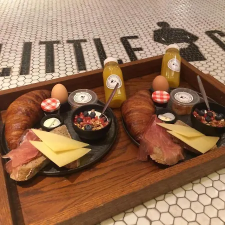 公寓 Little Grand 埃因霍温