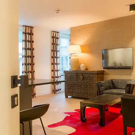 Little Grand Apartment *