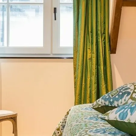 Little Grand Apartment *