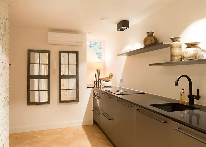 Little Grand Apartment