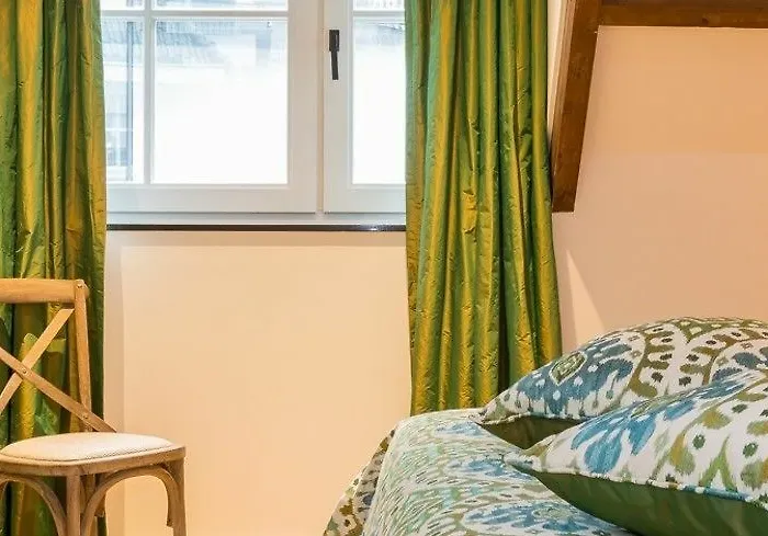 Little Grand Apartment *